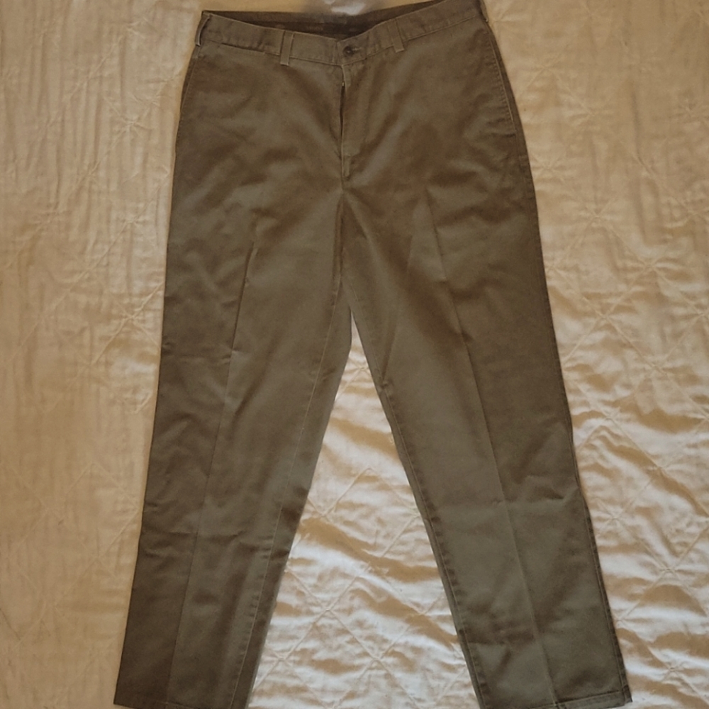 Men's khaki pants